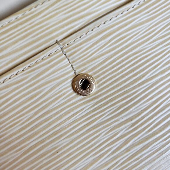 Louis Vuitton Wallet Epi Leather Butter Yellow French Flap VTG Compact Clutch LV - Picture 8 of 13